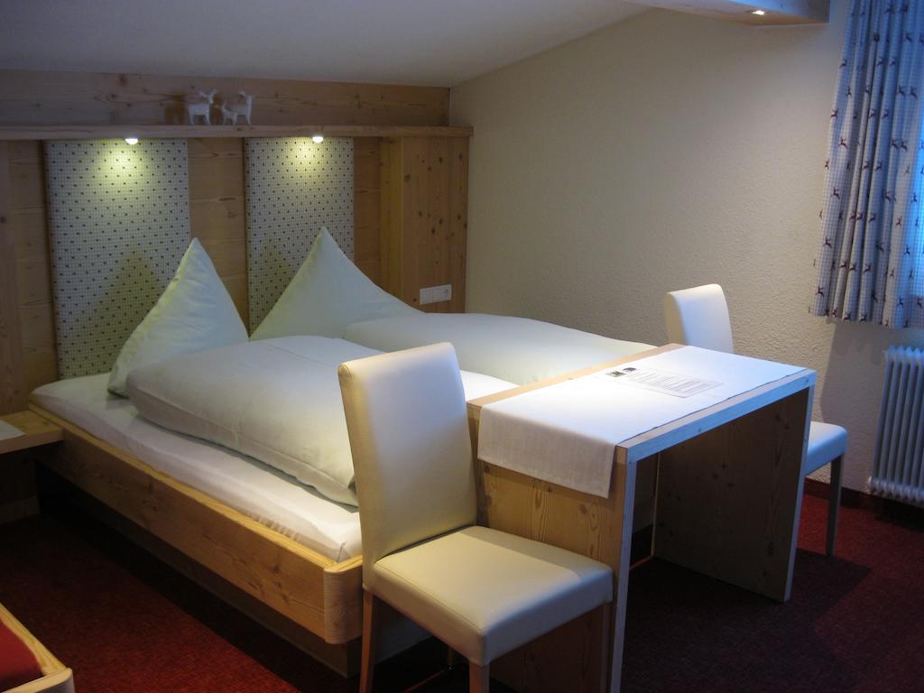 Gaestehaus Sahler ガシュルン 部屋 写真