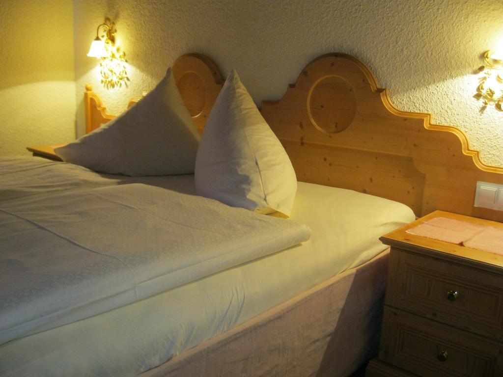 Gaestehaus Sahler ガシュルン 部屋 写真