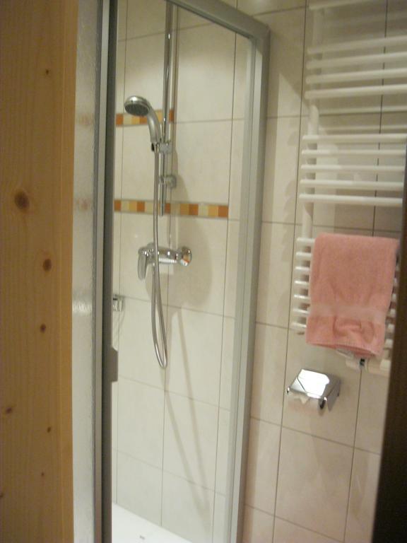 Gaestehaus Sahler ガシュルン 部屋 写真